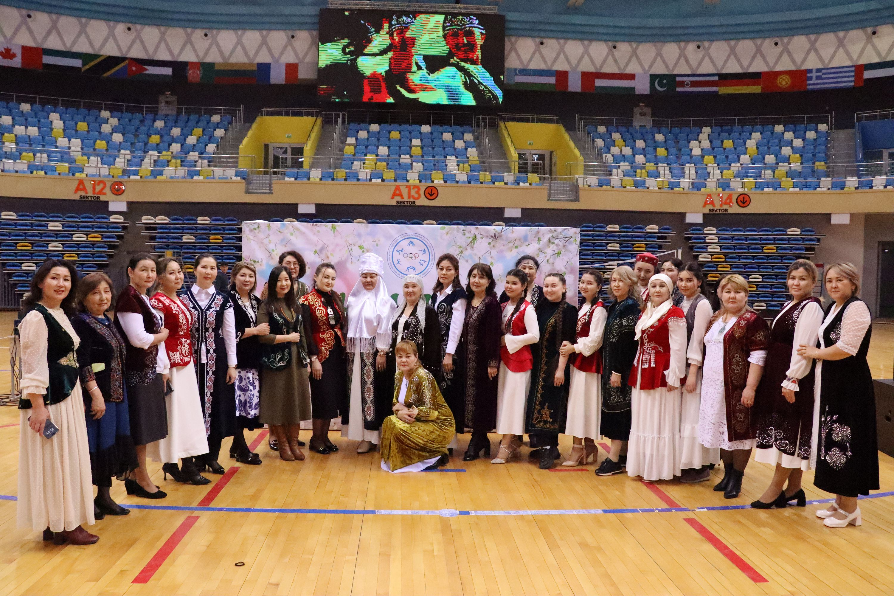 Коллектив Центра олимпийской подготовки по видам борьбы, преподаватели и студенты Академии физической культуры и массового спорта совместно отметили Наурыз