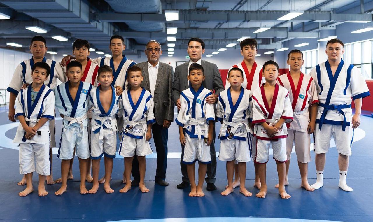 Президент Ассоциации Qazaq Kuresi и председатель комитета по делам спорта и физической культуры Министерства культуры и спорта РК Ерол Мырзабосынов посетил тренажерный зал Академии Qazaq Kuresi во Дворце единоборств имени Жаксылыка Ушкемпирова