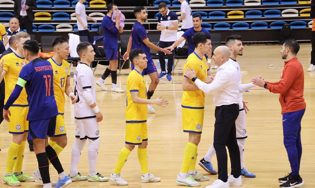 В матче по футзалу во Дворце единоборств им. Ж.Ушкемпирова сборная Казахстана обыграла сборную Нидерландов со счетом 2:0