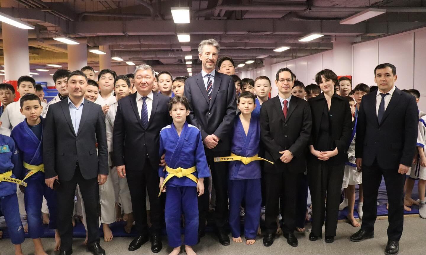 Чрезвычайный и Полномочный Посол Франции в Казахстане Дидье Кане́сс посетил  Дворец единоборств имени Жаксылыка Ушкемпирова