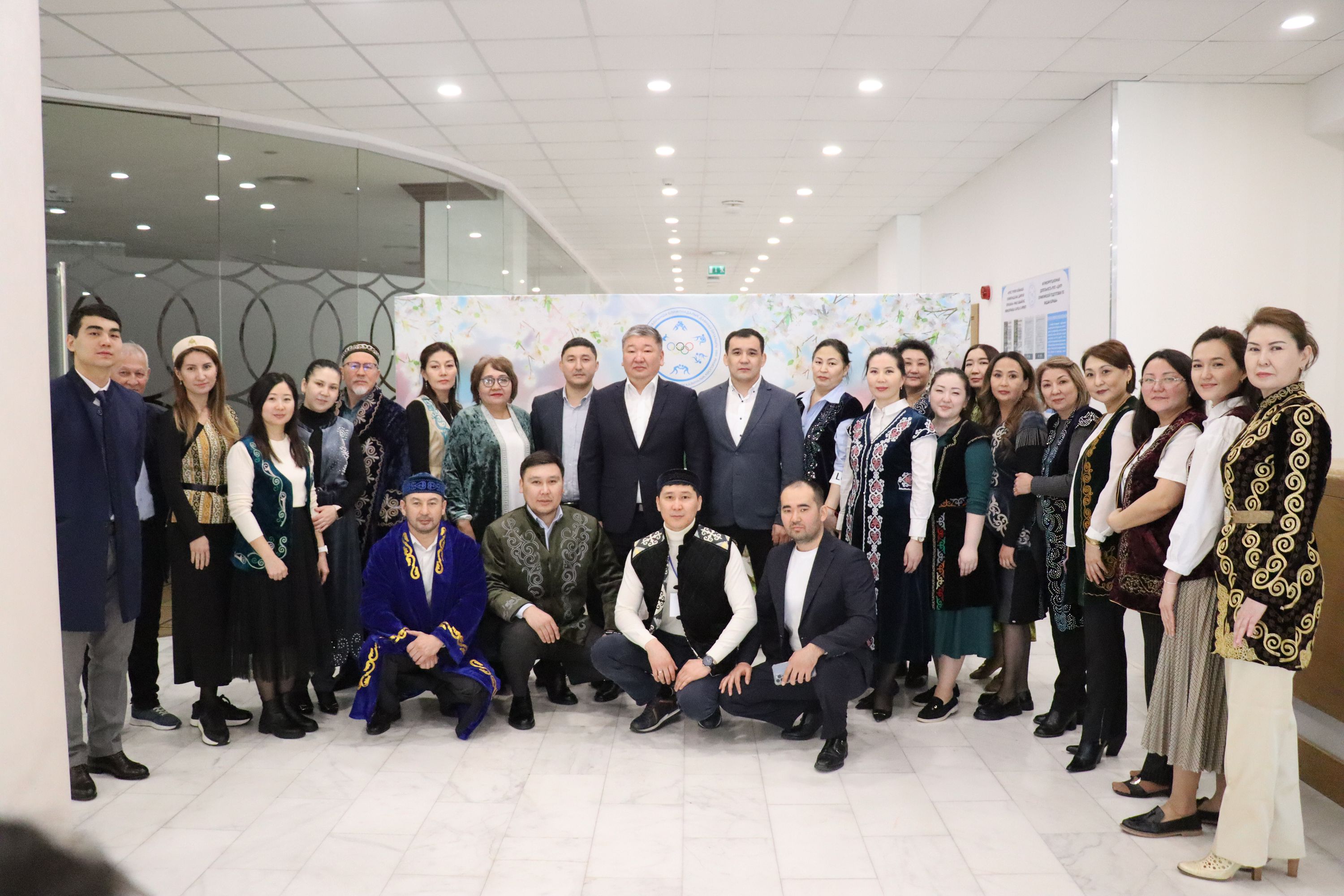 Коллектив Центра олимпийской подготовки по видам борьбы встречает наступающий праздник Наурыз